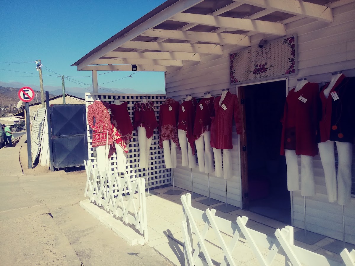 Valle Hermoso Esmeralda 269 Local 1 Y 4 Tejidos Gente Fashion